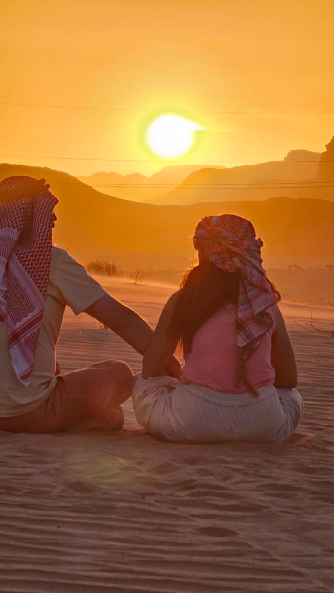 Bed and Breakfast Titanic Camp Wadi Rum Exterior foto