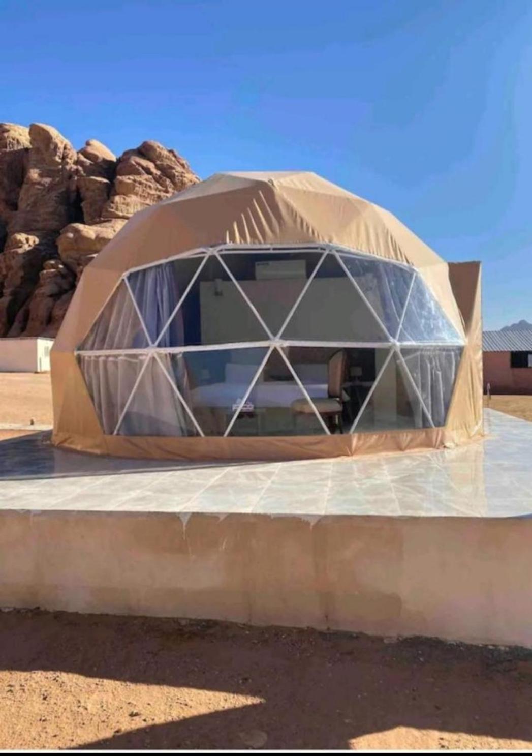 Bed and Breakfast Titanic Camp Wadi Rum Exterior foto