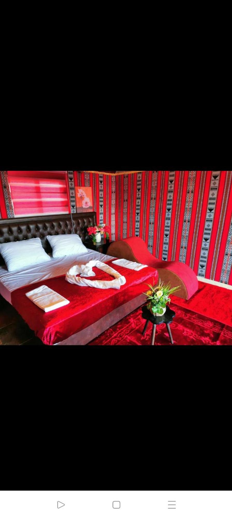 Bed and Breakfast Titanic Camp Wadi Rum Exterior foto